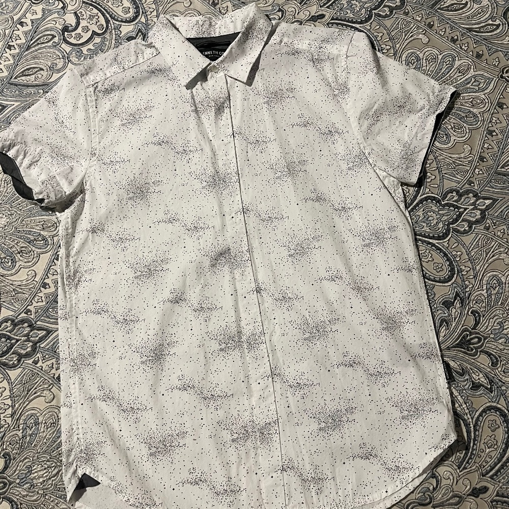 Kenneth Cole size small Black/White Button Down Dress Shirt